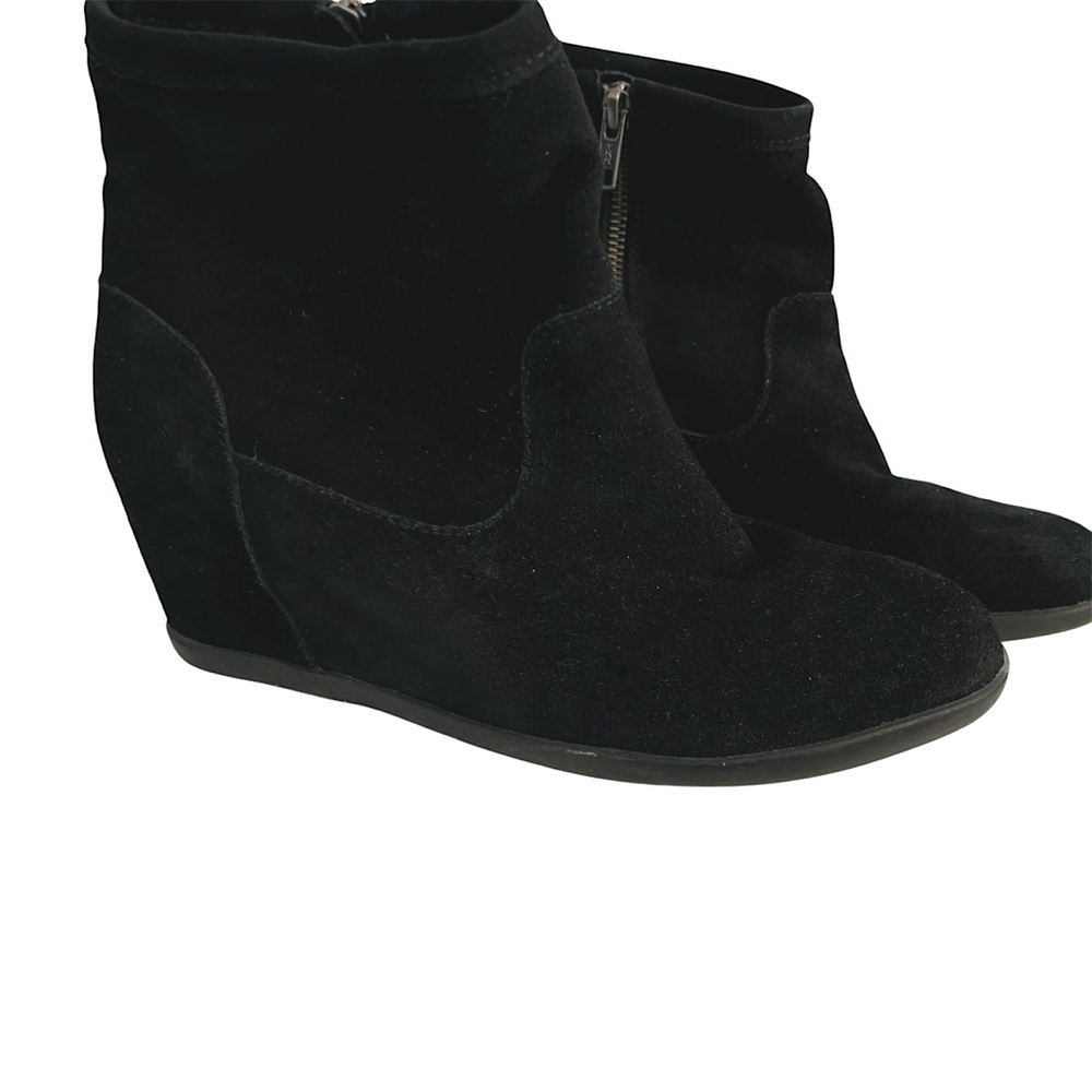 Minnetonka Women’s Black Suede Boot Size 7.5 Side Zip Gently Worn Ankle